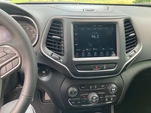 Used 2022 Jeep Cherokee Latitude Lux AWD/4WD image 4
