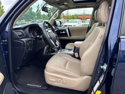 Used 2016 Toyota 4Runner Limited AWD/4WD image 9