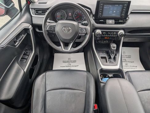 Used 2019 Toyota RAV4 XLE Premium FWD image 19