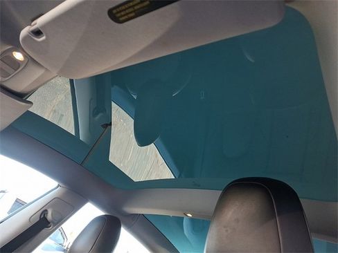 Used 2021 Tesla Model 3 Long Range image 13