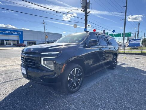 New 2026 Chevrolet Suburban RST image 3