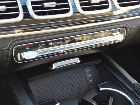 Used 2024 Mercedes-Benz GLS 580 4MATIC image 12