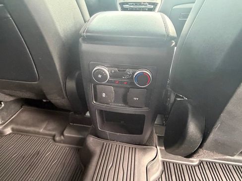 Used 2020 Ford Explorer XLT w/ Equipment Group 202A AWD/4WD image 44