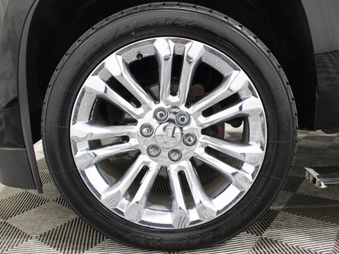 Used 2019 Cadillac Escalade Premium Luxury w/ LPO, Radiant Package AWD/4WD image 36