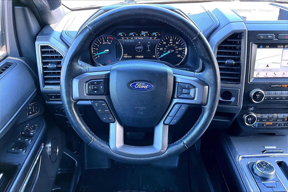 Used 2018 Ford Expedition XLT w/ Equipment Group 202A AWD/4WD image 21