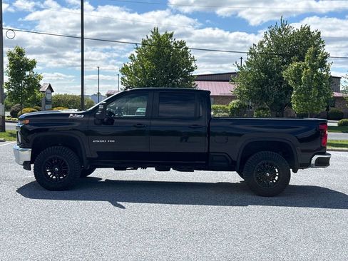 Used 2022 Chevrolet Silverado 2500 LT w/ Convenience Package AWD/4WD image 4
