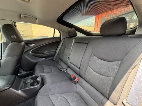 Used 2018 Chevrolet Volt LT FWD image 32