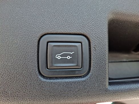 Certified 2023 Chevrolet Equinox RS AWD/4WD image 29