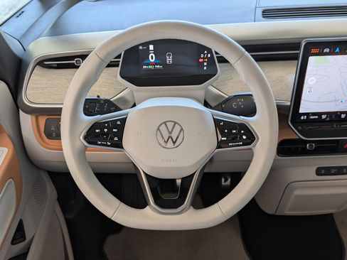 Used 2025 Volkswagen ID. Buzz Pro S Plus RWD image 24