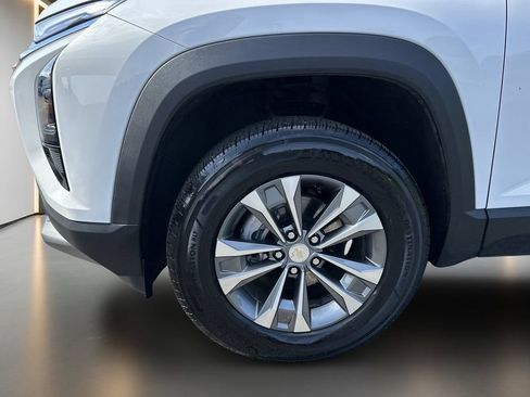 Used 2025 Chevrolet Equinox LT FWD image 10