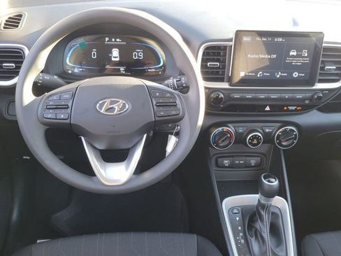 New 2026 Hyundai Venue SE FWD image 4