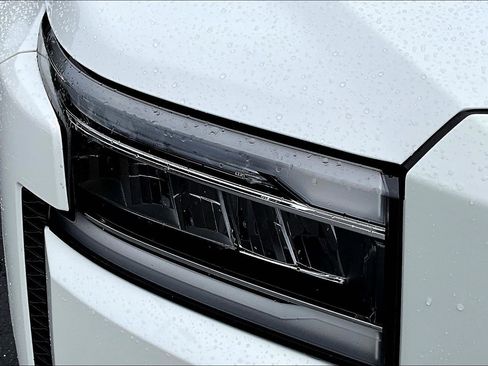 Used 2024 Nissan Frontier SL w/ Technology Package image 32