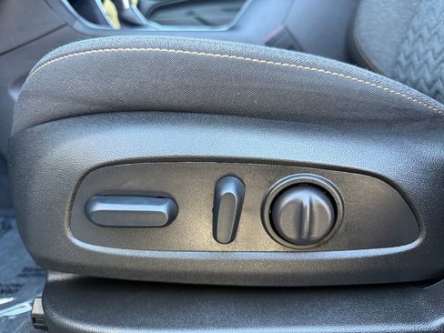 Used 2024 Chevrolet Equinox LT image 10