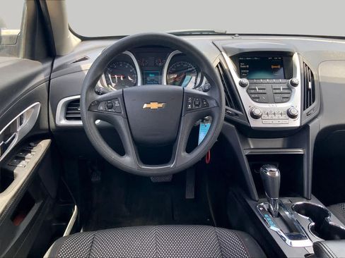 Used 2017 Chevrolet Equinox LS FWD image 6