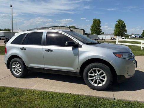 Used 2014 Ford Edge SE FWD image 3