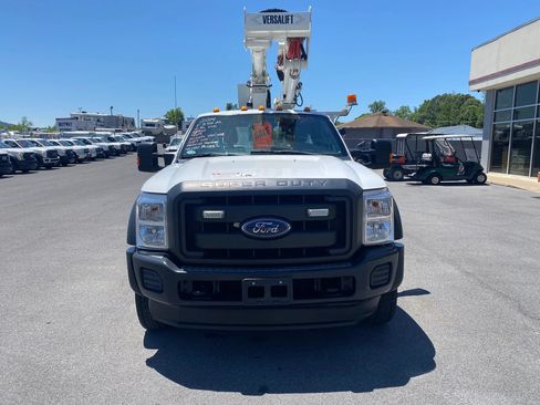 Used 2014 Ford F550 4x4 SuperCab Super Duty image 2