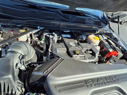 Used 2024 RAM 2500 Big Horn image 32