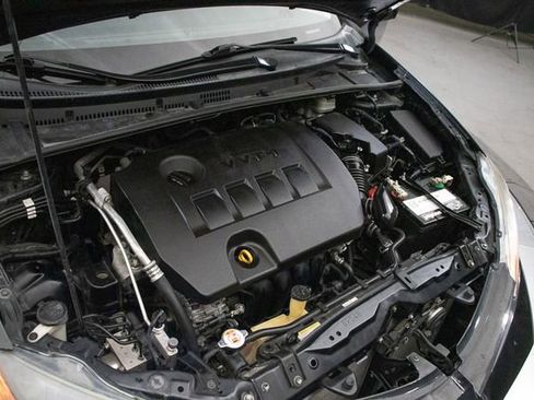 Used 2017 Toyota Corolla LE image 27