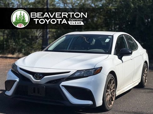 Used 2023 Toyota Camry SE AWD/4WD image 1