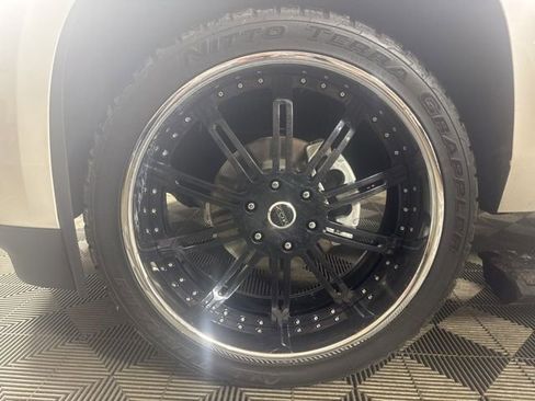 Used 2017 Cadillac Escalade ESV Premium Luxury image 10