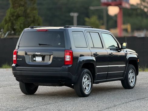 Used 2015 Jeep Patriot Sport w/ Power Value Group AWD/4WD image 9