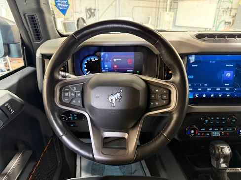 Used 2023 Ford Bronco Badlands AWD/4WD image 7