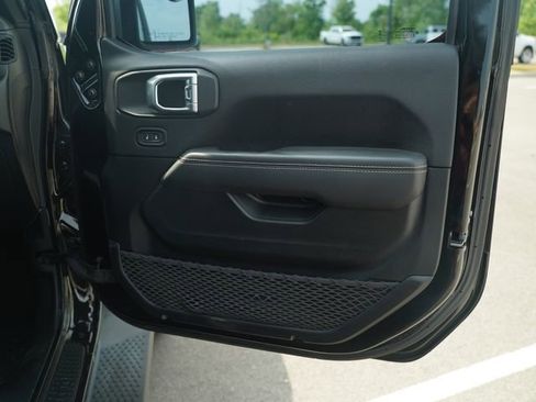 Used 2021 Jeep Wrangler Unlimited Sahara w/ LED Lighting Group AWD/4WD image 21