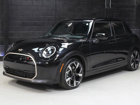 Used 2025 MINI Cooper S image 4