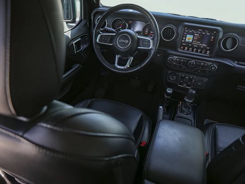 Used 2023 Jeep Wrangler Unlimited Sahara w/ Cold Weather Group AWD/4WD image 26