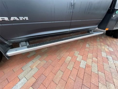 Used 2019 RAM 3500 Laramie image 9