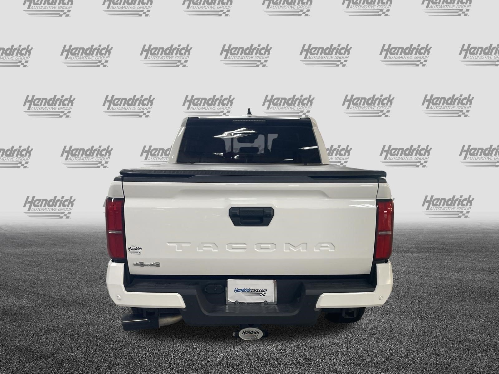 Used 2024 Toyota Tacoma SR5 AWD/4WD image 9