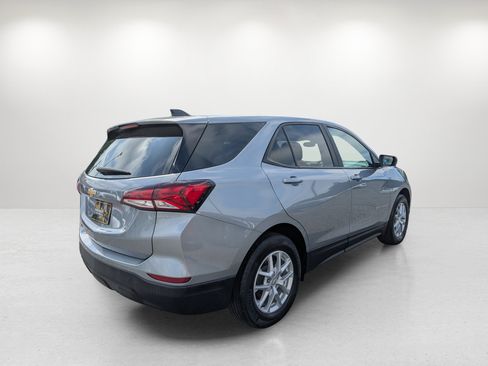 Used 2023 Chevrolet Equinox LS w/ LPO, Cargo Package FWD image 5