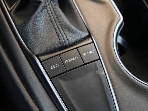Used 2024 Toyota Camry SE FWD image 25