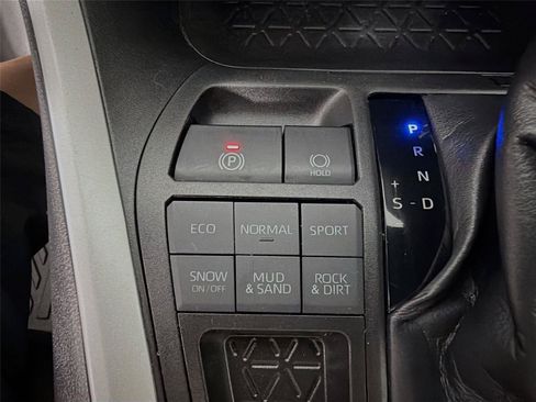Used 2023 Toyota RAV4 XLE AWD/4WD image 38
