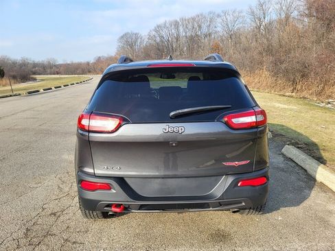 Used 2016 Jeep Cherokee Trailhawk w/ Cold Weather Group image 8