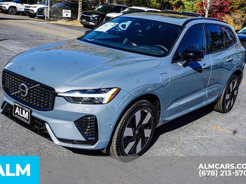 Used 2024 Volvo XC60 T8 Plus w/ Climate Package image 16