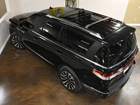 Used 2023 Lincoln Navigator Reserve image 76