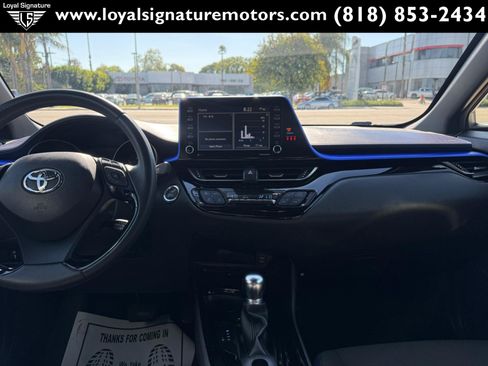 Used 2020 Toyota C-HR XLE FWD image 14