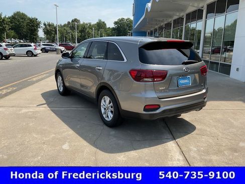 Used 2019 Kia Sorento FWD image 3