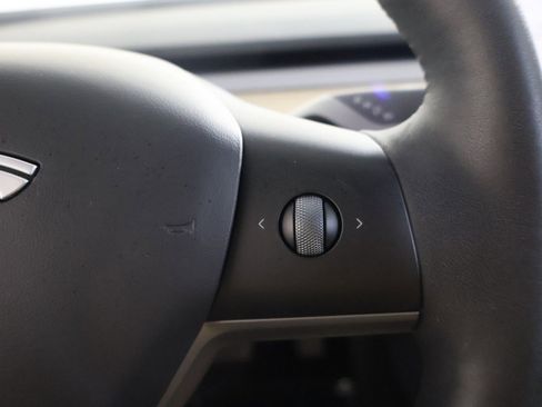 Used 2023 Tesla Model 3 Standard Range image 34