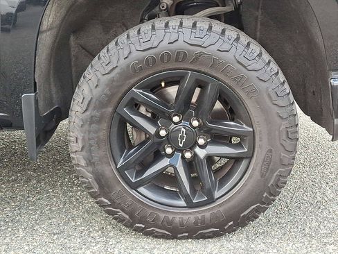 Used 2021 Chevrolet Silverado 1500 LT Trail Boss w/ Convenience Package II image 8