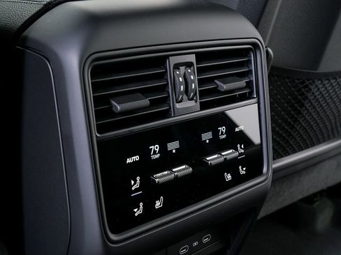 New 2026 Porsche Cayenne image 21