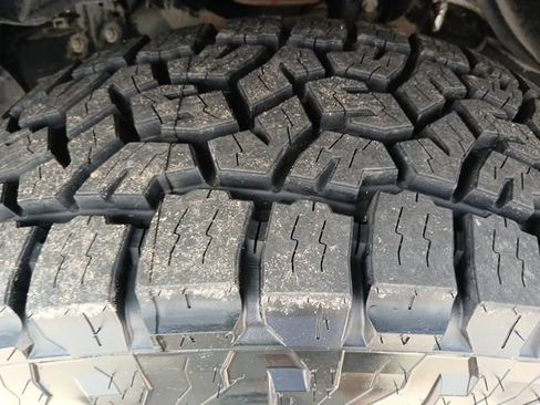 Used 2025 RAM 1500 Laramie AWD/4WD image 56