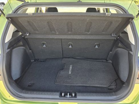 Used 2023 Hyundai Venue SEL image 15