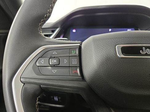 Used 2023 Jeep Grand Cherokee Altitude AWD/4WD image 15