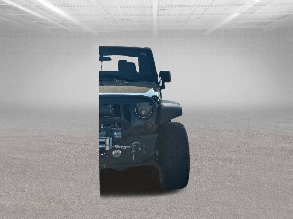 Used 2018 Jeep Wrangler Sport w/ Connectivity Group AWD/4WD image 34