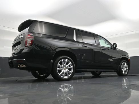 Used 2024 Chevrolet Suburban High Country AWD/4WD image 27