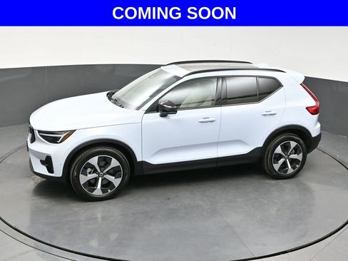 Used 2026 Volvo XC40 B5 Plus AWD/4WD image 33