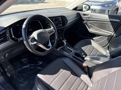 Certified 2022 Volkswagen Jetta SE image 13
