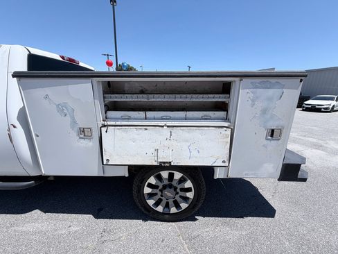 Used 2012 Chevrolet Silverado 3500 W/T AWD/4WD image 9